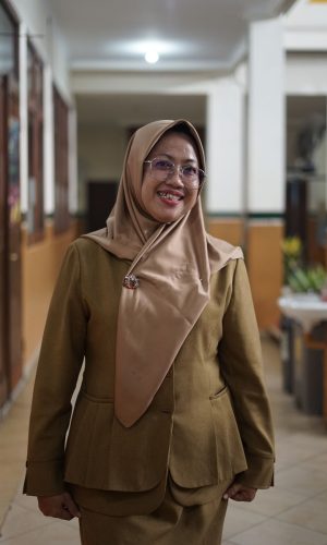 SITI RAHAYUNINGSIH (WALI KELAS 5A)